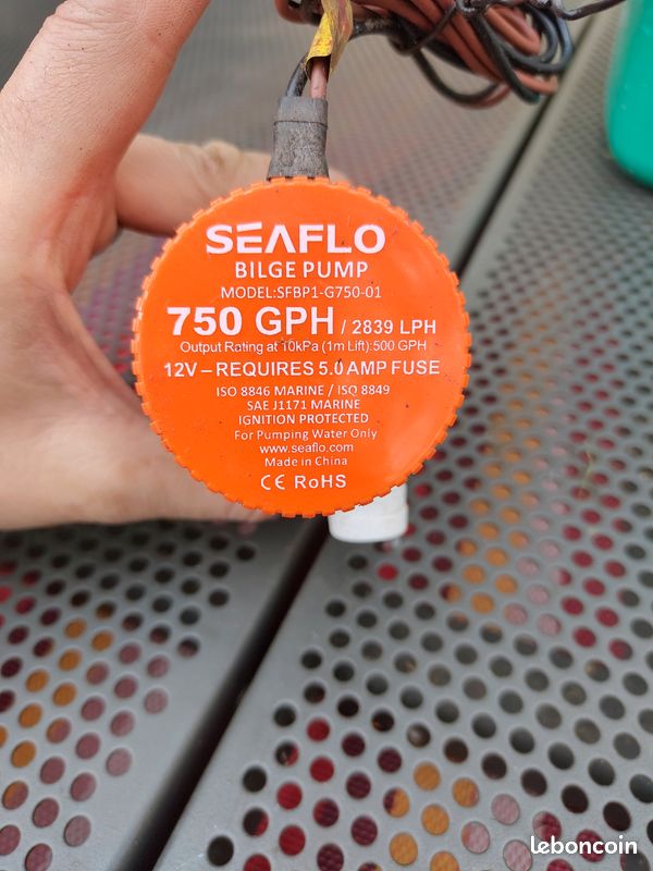 Pompe de Cale Submersible Seaflo 12V – Gamme Complète (350 GPH à 1100 GPH)